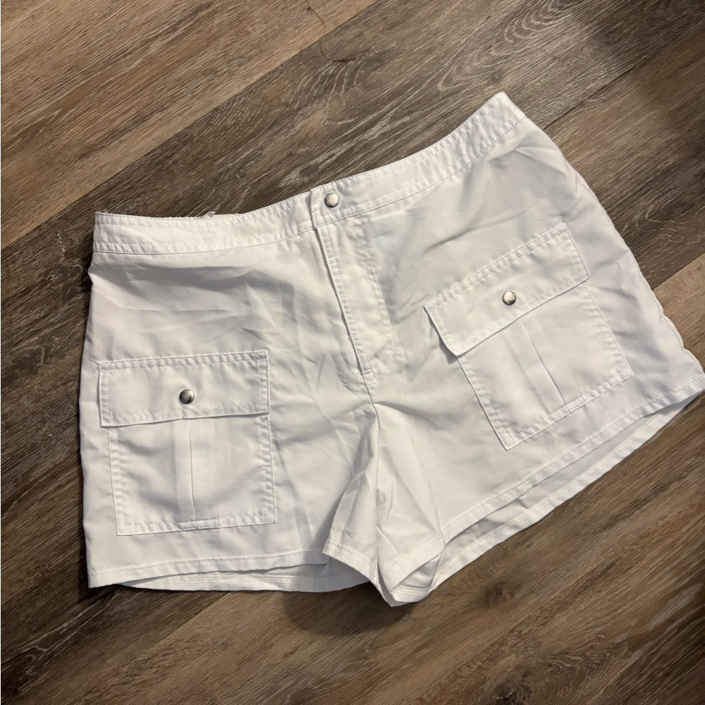 Woman’s White Kim Rogers Athletic Pocket Shorts Sz Med